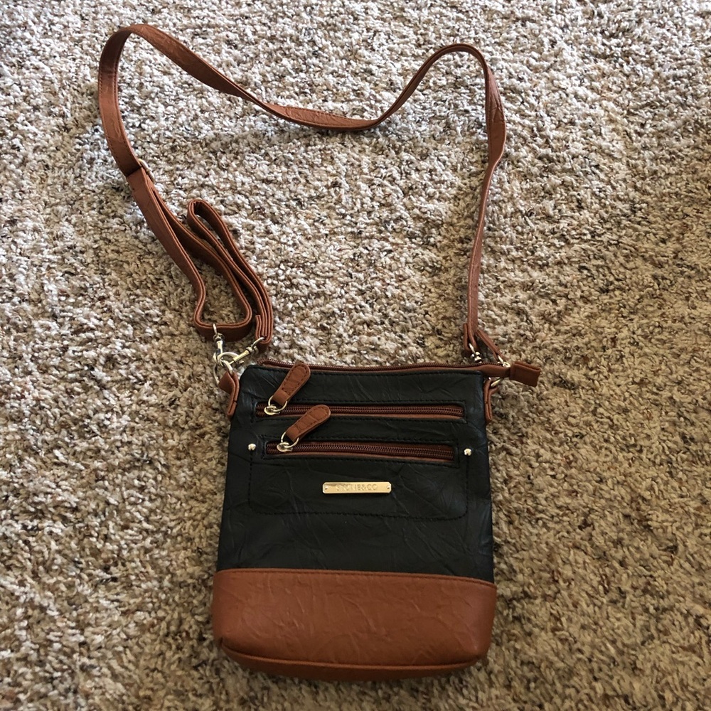 Crossbody purse